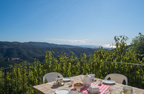 Valloria Apartment | Nice apartment for 30 people with WIFI, pool, A/C, hot tub, TV and patio
