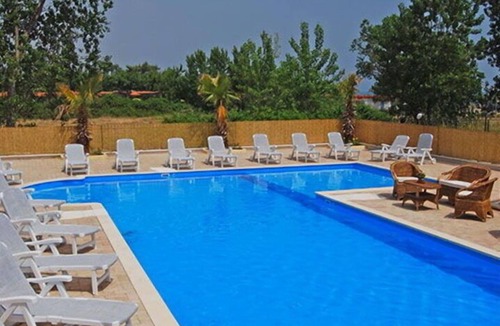 Tortoreto Lido Apartment | Nice apartment for 6 people with A/C, WIFI, pool, TV, terrace and pets allowed