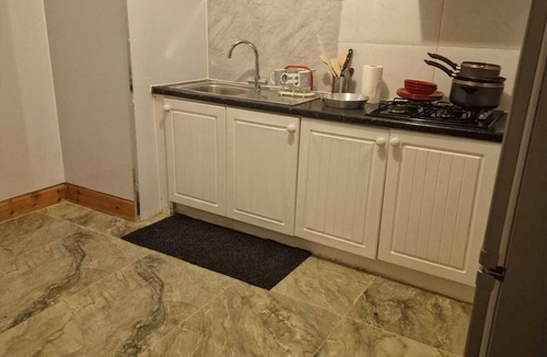 Glasgow House | Nice House in a Quite Neighbourhood Close to Parks and a Short Drive to Town