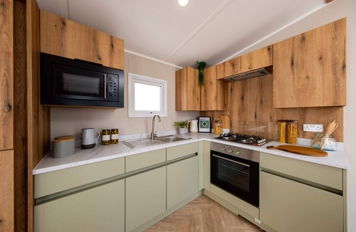 Delamere Cottage | NO. 24 - THE OAKS, pet friendly, with a garden in Delamere