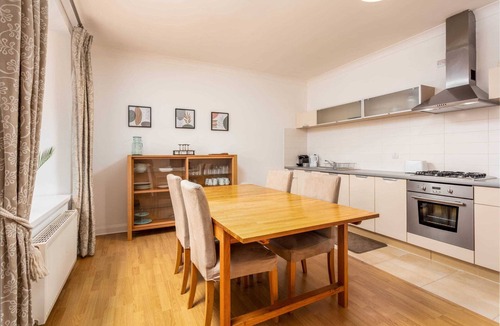 Kilmaurs Apartment | No27 The Barclay - Donnini Apartments