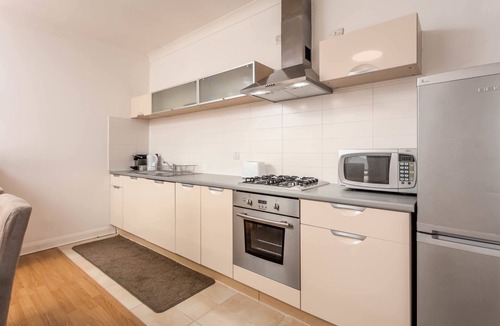 Kilmaurs Apartment | No27 The Barclay - Donnini Apartments
