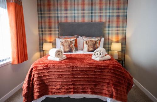 Helmsdale House | North Coast Cottage - Coastal Highland Retreat with Sea Views