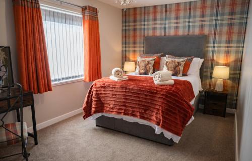 Helmsdale House | North Coast Cottage - Coastal Highland Retreat with Sea Views