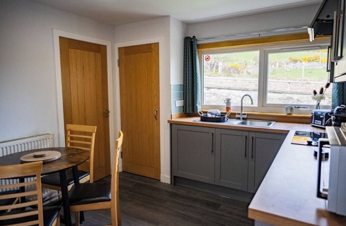 Helmsdale Cottage | North Coast Cottage - Coastal Highland Retreat with Sea Views