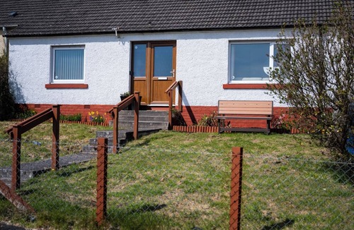 Helmsdale Cottage | North Coast Cottage - Coastal Highland Retreat with Sea Views
