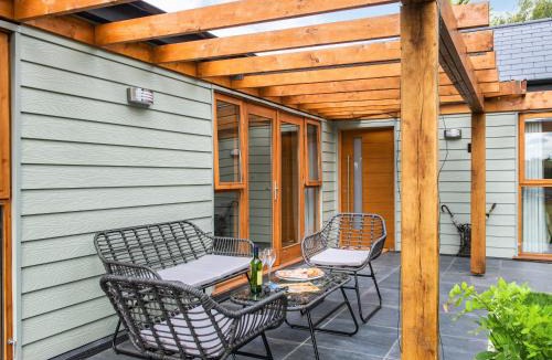 Colchester House | North Farm Lodges