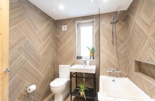 Tweedmouth House | Northern Hideaways, Brown Bear House