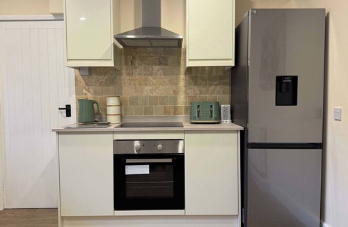 Wickersley House | Northfield 2BDR with Large Drive and Games Room