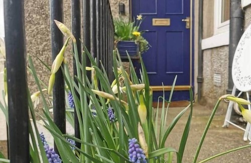 Aberdour Apartment | Number Two Aberdour - Pretty Village nr Edinburgh