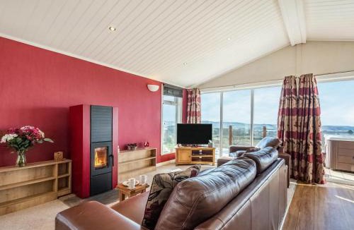 Lochwinnoch House | Oakwood Lodge