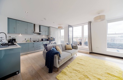 Dartford Apartment | Oasis 2 bed Apartment with Direct trains to London and Mins from Bluewater Mall