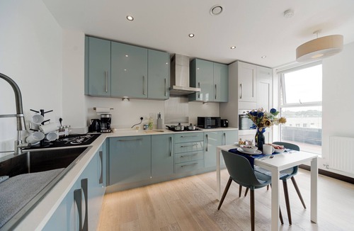 Dartford Apartment | Oasis 2 bed Apartment with Direct trains to London and Mins from Bluewater Mall