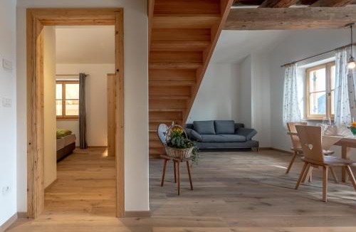 Tesimo Apartment | Oberprünst Hof - App. St. Sebastian