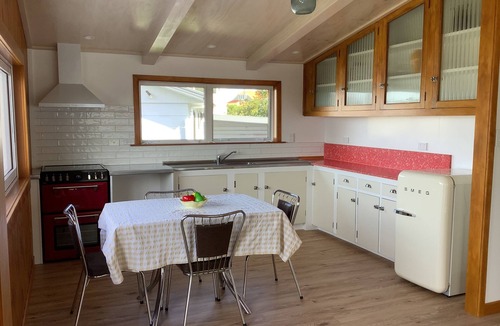 Riverton Cottage | Ocean Breeze Holiday Home