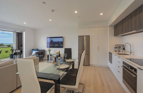 Tahunanui Apartment | Oceanview Apartment with access to Spa pool and Swimming pools