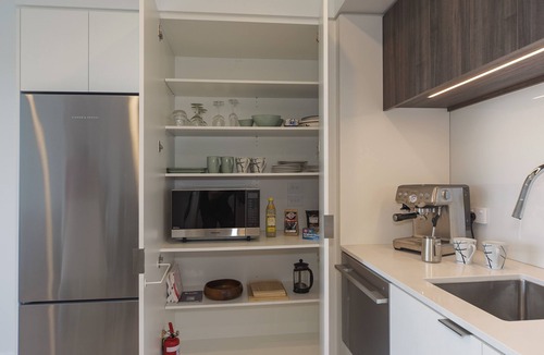 Tahunanui Apartment | Oceanview Apartment with access to Spa pool and Swimming pools