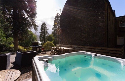 Kilmun Villa | Old Argyll House - Seven Bedroom Villa, Sleeps 16