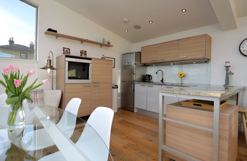 Tighnabruaich Cottage | Old Fire Station - sleeps 6 guests in 3 bedrooms