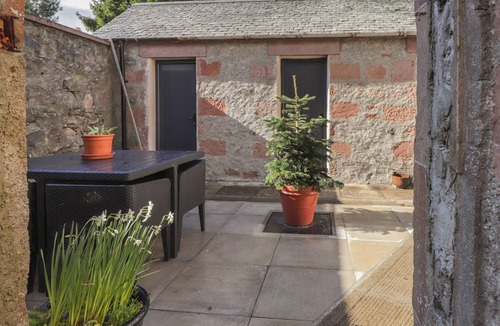 Marybank House | OLD MANSE, family friendly, character holiday cottage in Muir Of Ord