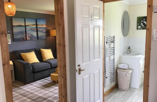 Burray Bed & Breakfast | Old School B&B Super King Exclusive 5 Room private suite