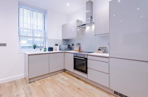 Hull Apartment | Old Town Hull Apt 2 - Sleeps 4 - Town Centre