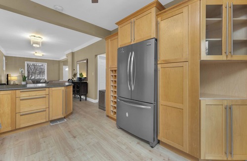 Walkerville Apartment | Olde Walkerville Wonder!
