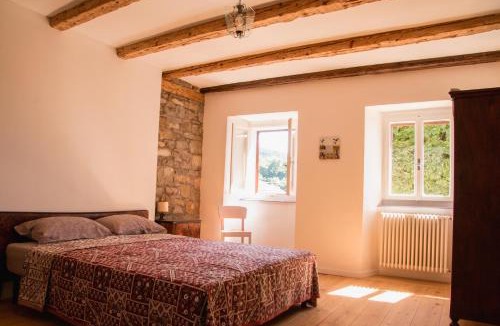 San Dorligo della Valle House | Oltre l'arco