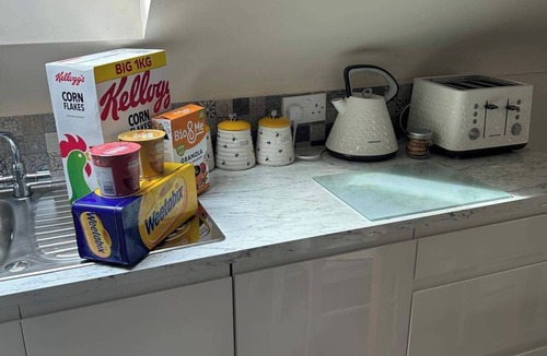 Gortaclare Apartment | Omagh Studio b&b with Continental Breakfast Inc