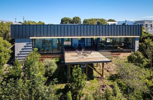 Kaikoura House | On The Edge, Luxury - KK43111