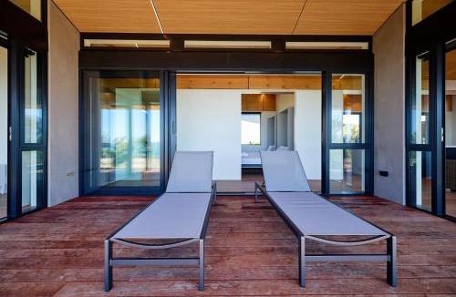Kaikoura House | On The Edge, Luxury - KK43111