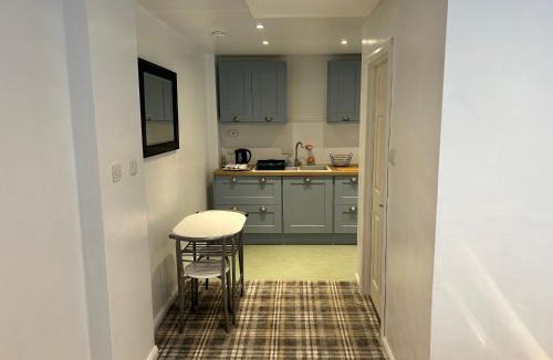 Alness Apartment | One bed and bathroom with kitchen for self catering Alness