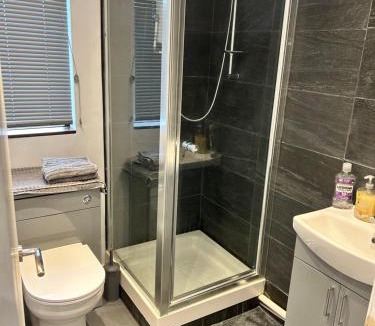 Alness Apartment | One bed and bathroom with kitchen for self catering Alness