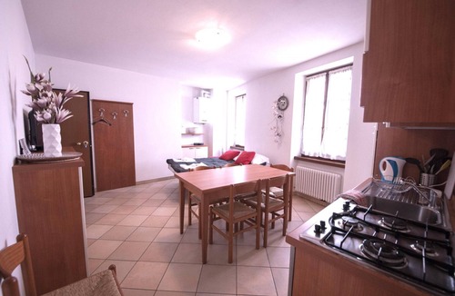 Arco House | One-Bedroom Apartment