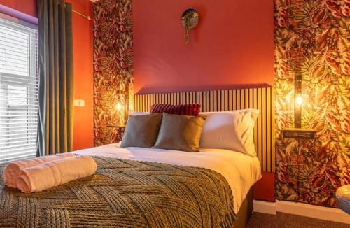 Londonderry Apartment | One Bedroom Suite Apartments By Travel Lets Short Term Rental Agency Derry With Free WiFi