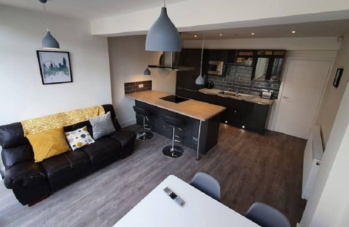 Cleethorpes House | Oole 2 bed 2 bath house near beach with own parking