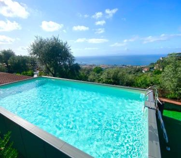 Sorrento House | Orange Cottage Moderno tra gli ulivi di Sorrento
