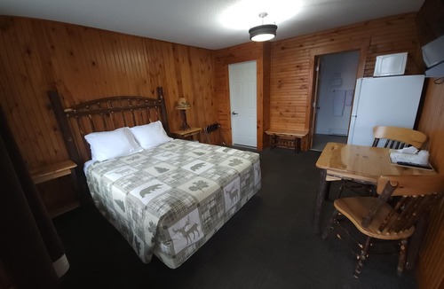 Wawa Hotel | Outdoorsman Motel