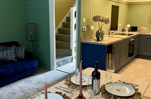 Hertford Apartment | Outstanding 3 Bedroom Townhouse in Hertford