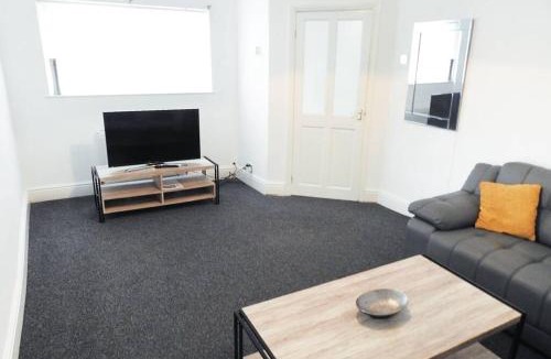 Hull Apartment | Outstanding and Spacious modern 4 bedroom house
