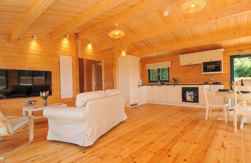 Liskeard Cottage | OWL LODGE, family friendly, character holiday cottage in Menheniot