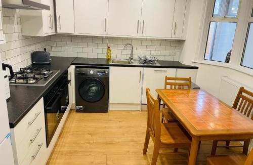 Green Street East House | OYO Dorset House at Upton Park