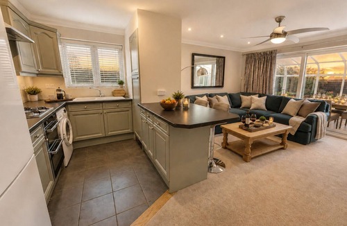 Swalecliffe House | Oyster Retreat | Whitstable | 200m to Beach