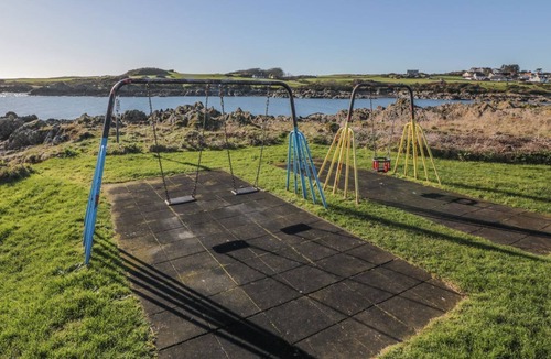Newton Stewart House | OYSTERCATCHER, family friendly, with a garden in Isle Of Whithorn