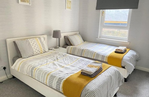 Paisley Apartment | Paisley Central Apartment #2