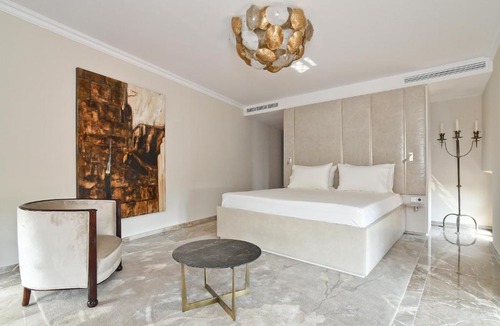 La Llotja-Born Hotel | Palacio Can Marqués by Puro
