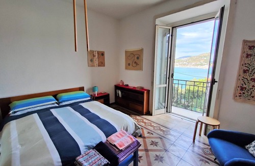 Agropoli Apartment | Panoramic apartment in villa on beach, in center