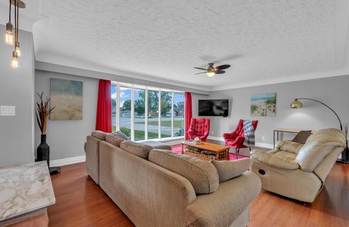 Ruthven Apartment | Park Bungalow #4 - Seacliff Beach Suites