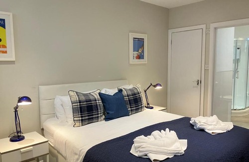 Kelvinbridge Apartment | Park Mews Glasgow