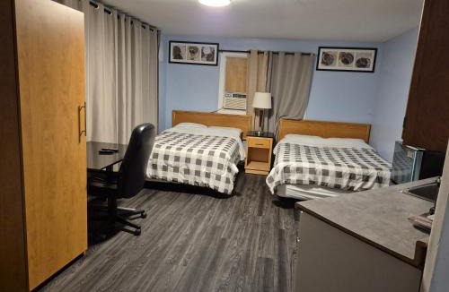 Otonabee-South Monaghan Hotel | Park Side Motel